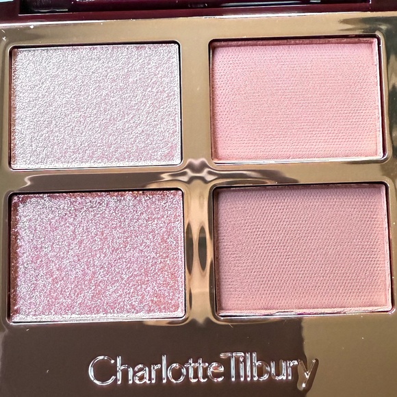 Charlotte Tilbury Eyeshadow Pallet in Pillow Talk Dreams - Picture 6 of 6